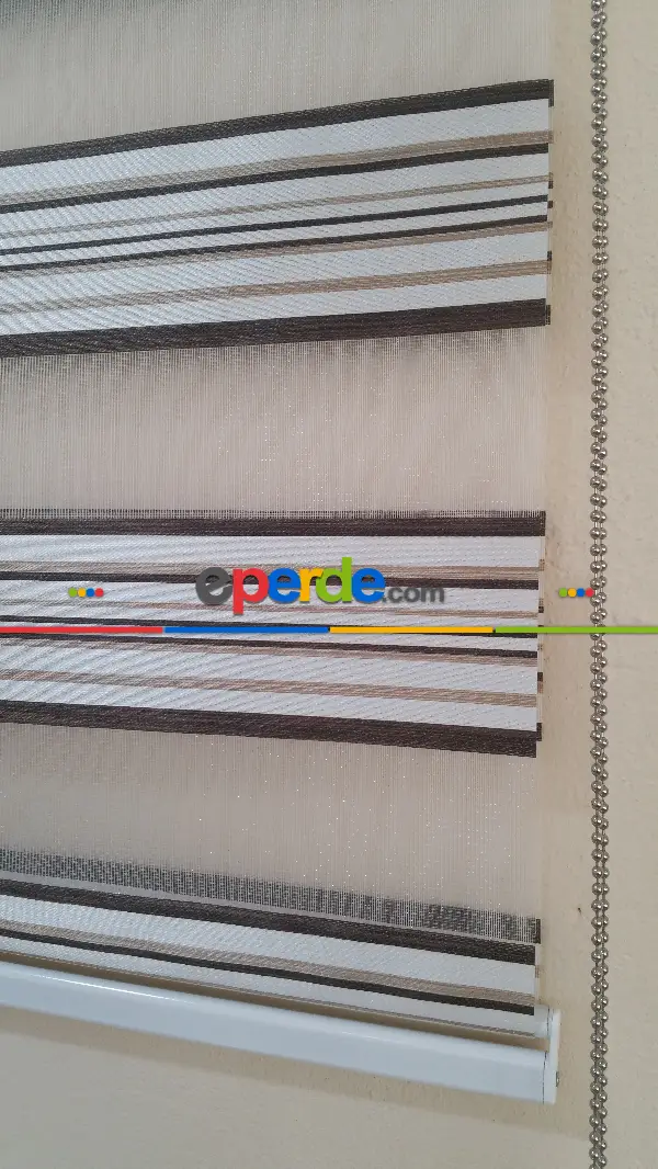 Oturma Odası - Kahve Çizgili Zebra Perde- Krem-kahve Koyu-sütlü Kahve- Çok Renkli 3