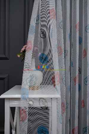 Hazır Ölçülü Petek Zemin Kırmızı Mavi Renkli Yaprak Desenli Grek Baskılı Tül Perde