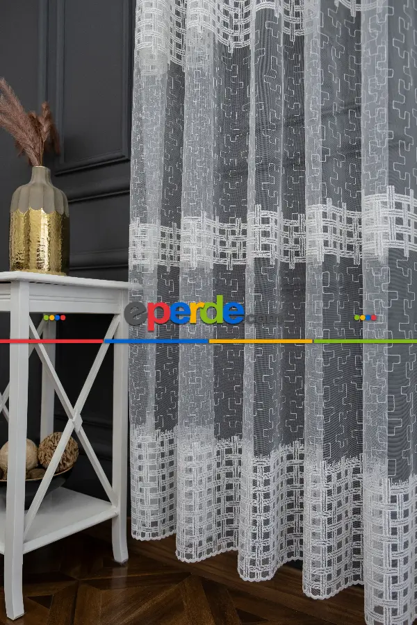 Salon Tül Modelleri - Brillant Kare İşlemeli Kare Desenli Tasarım Tül Perde