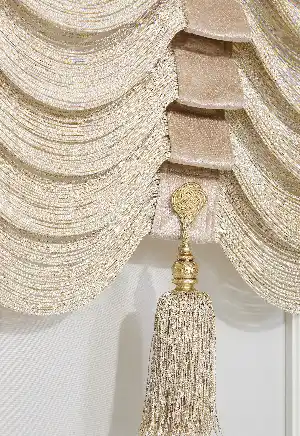 Drape Geniş Bant Kadife Bantlı Yarım Şelale İp Perde Krem- Beyaz-altın Simli