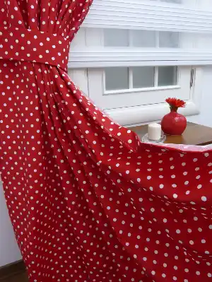 Metre İle Dikişsiz Kumaş Kırmızı Fon Perde Puanlı ( Leke Tutmaz )- Kırmızı