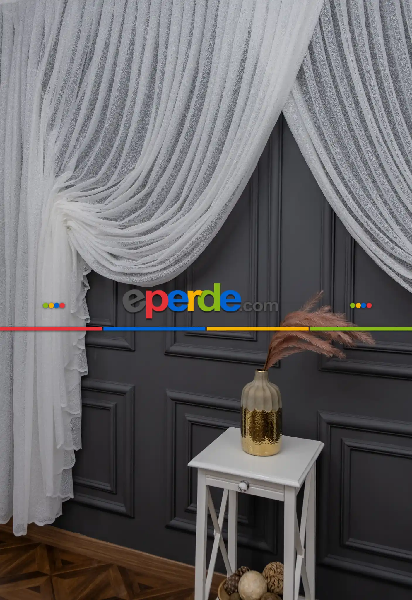 Taç Karlı Kruvaze Yanki Tiyatro Tasarım Tül