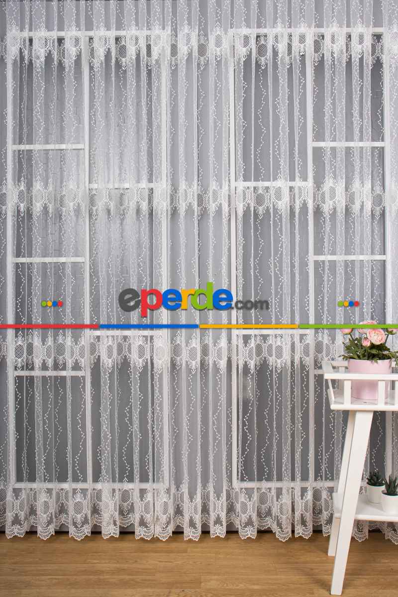 Yatak Odası - Brode Işlemeli Tül Perde