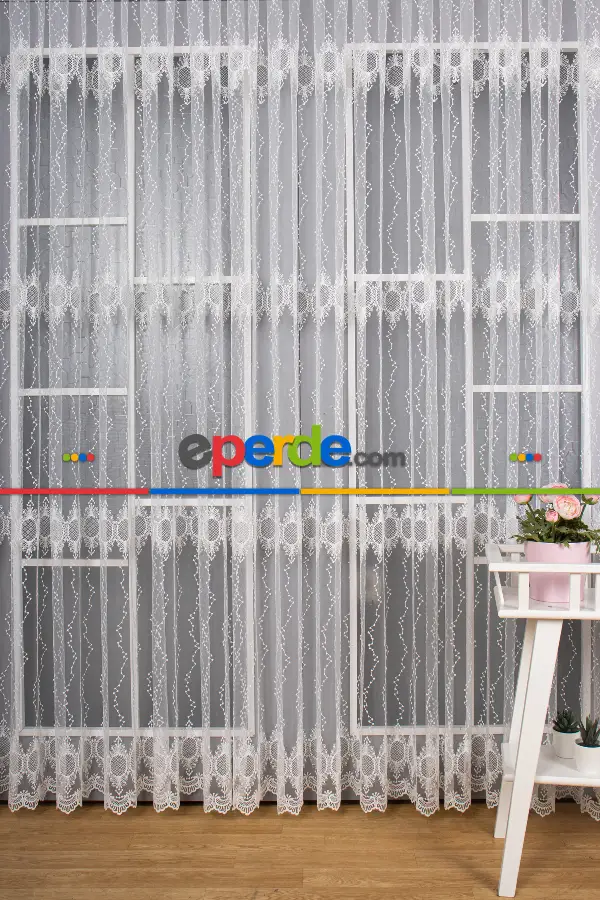 Yatak Odası - Brode Işlemeli Tül Perde