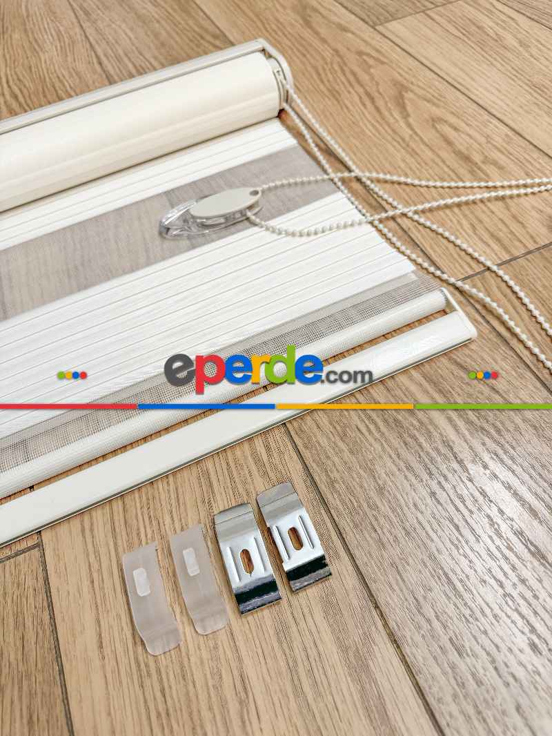 Salon Zebra Perde - Krem Rengi Yüksek Kalite Pliseli Zebra - Kornişe Kolay Montaj Ayağı Seçenekli - Standart Metal Kasalı - Açıklamada Videosu Vardır.