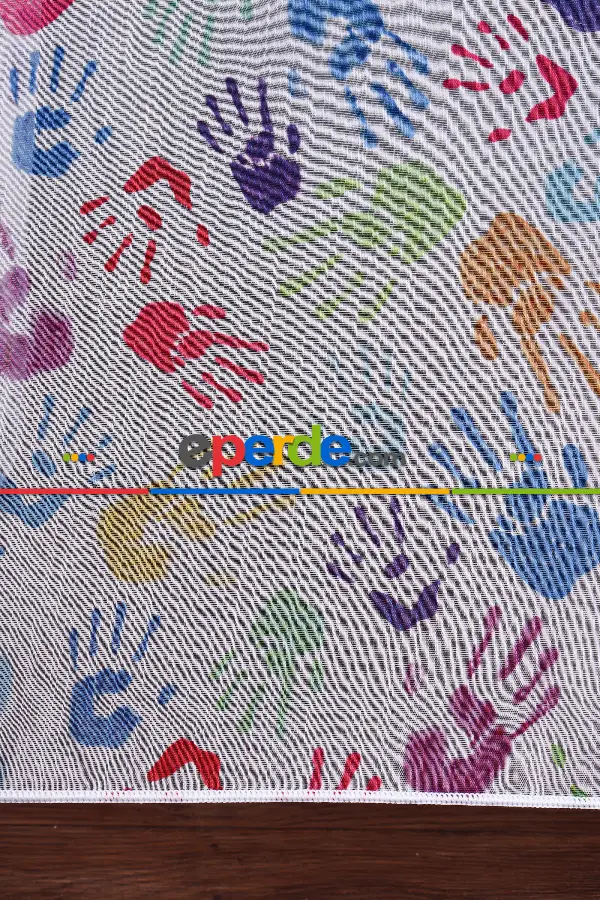 Genç Ve Çocuk Odası Renkli Eller Baskılı Tül Perde