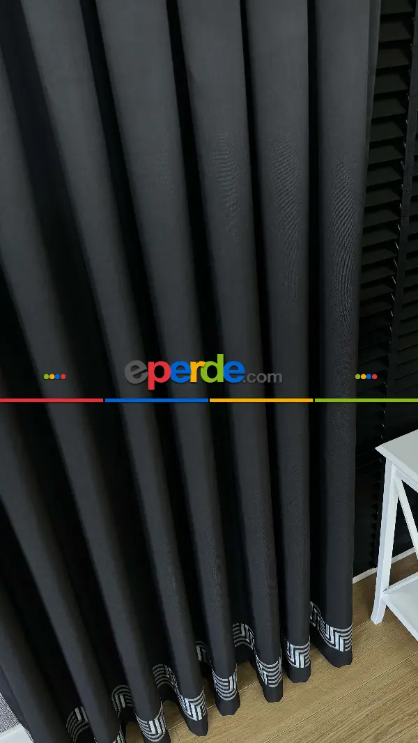 Siyah Etek Ucu Gümüş Nakış İşlemeli Bordür Jakar Dokuma Fon Perde