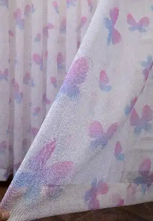 Bebek Odası -  Pembe Lila Kelebek Desenli Keten Zemin Baskılı Tül Perde - Kız Çocuk Odası