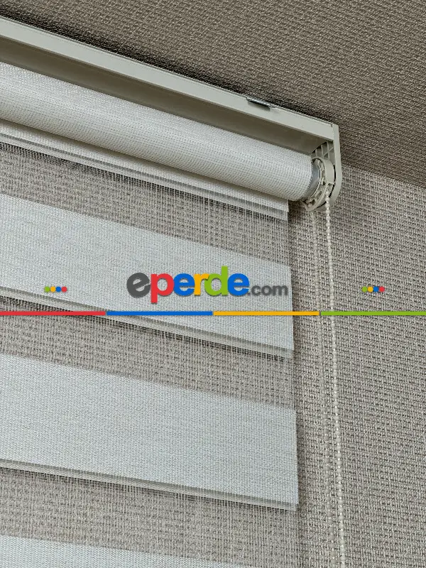 Genç Odası Krem Bambu Zebra Perde, Standart Metal Kasalı Yüksek Kalite Kornişe Kolay Montaj Seçenekli