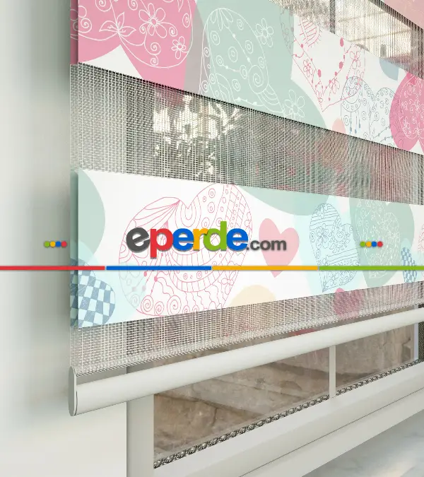 Kalp Desenli Baskılı Zebra Perde- Çok Renkli