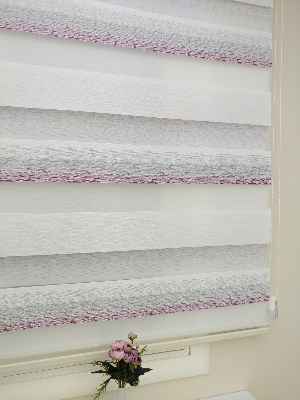 Renk Geçişli Degrade Detaylı Zebra Perde 2021 Elit- Gri Açık-fuşya-ekru