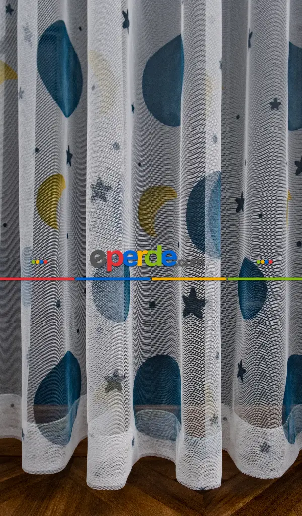 Bebek Odası -  Petek Zemin Gece Mavisi Ve Sarı Renkli Gezegenler Desenli Grek Baskılı Tül Perde