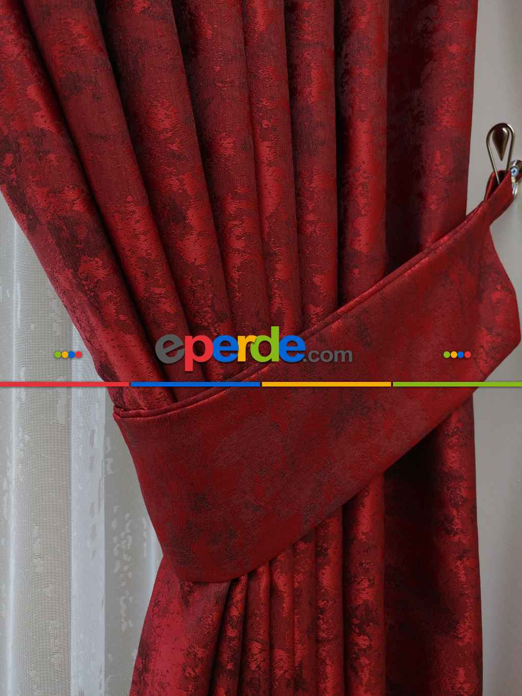 Patine Desenli Kırmızı - Katyonik Jakar Fon Perde- Kırmızı