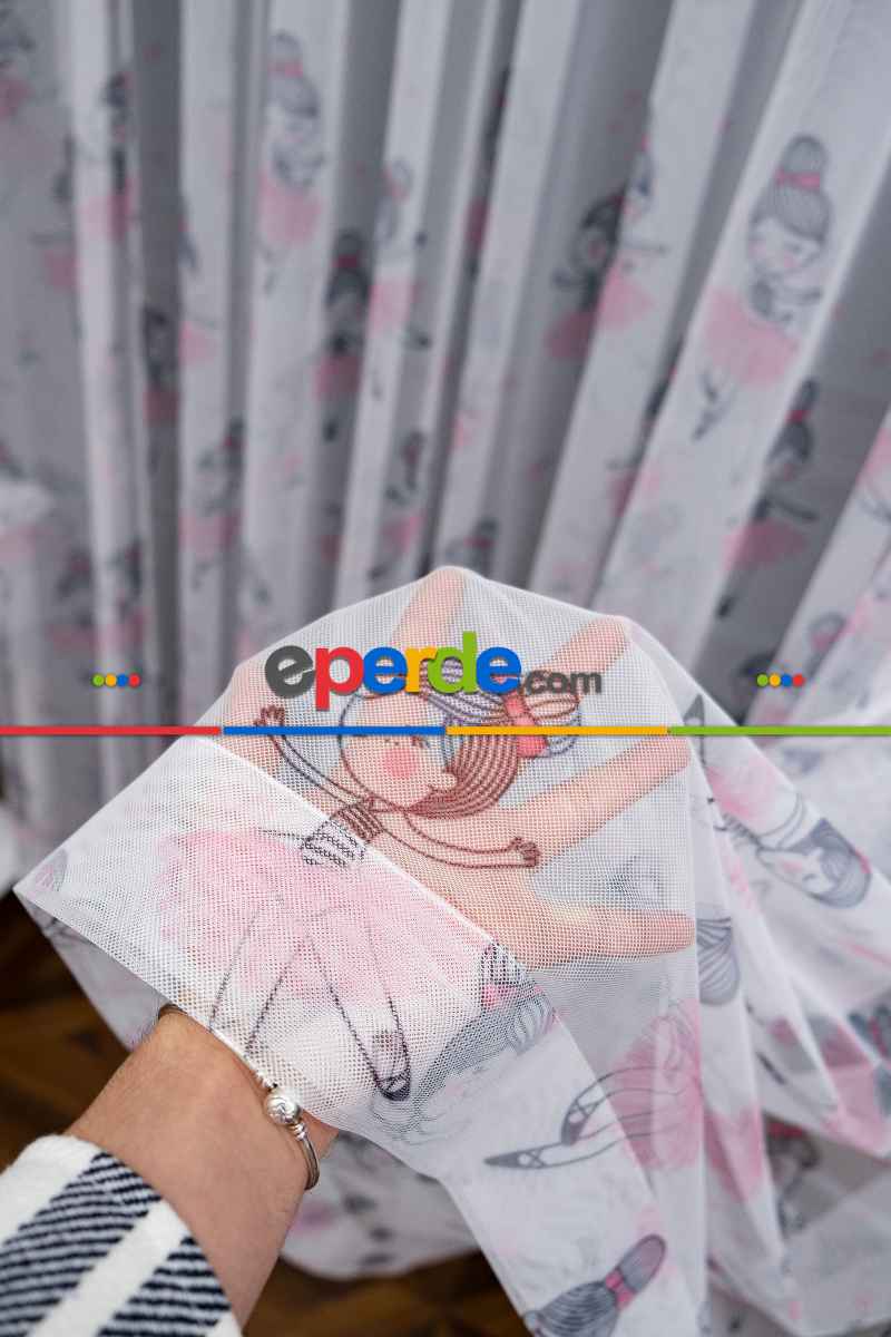Kız Çocuk Odası Tül Perde - Petek Zemin Gri Pembe Renkli Balerin Kız Desenli Grek Baskılı Tül Perde