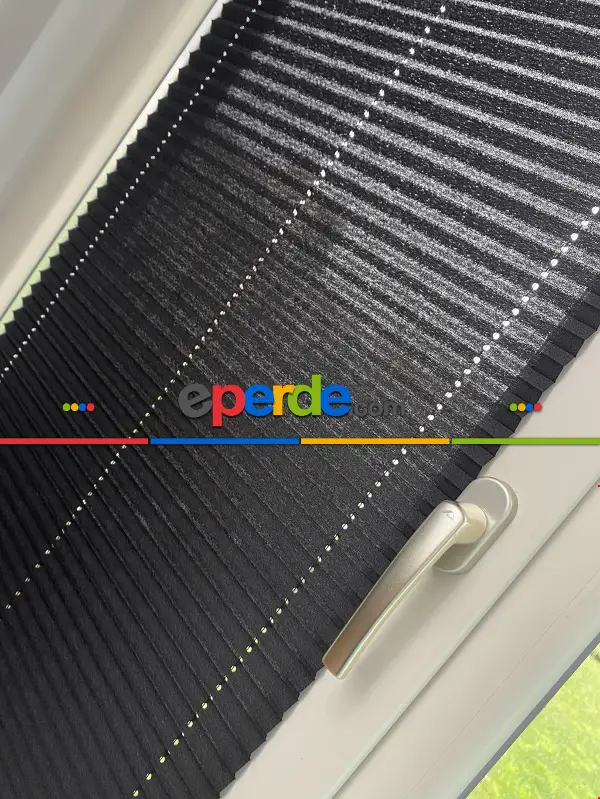 Plise Perde Siyah Renk