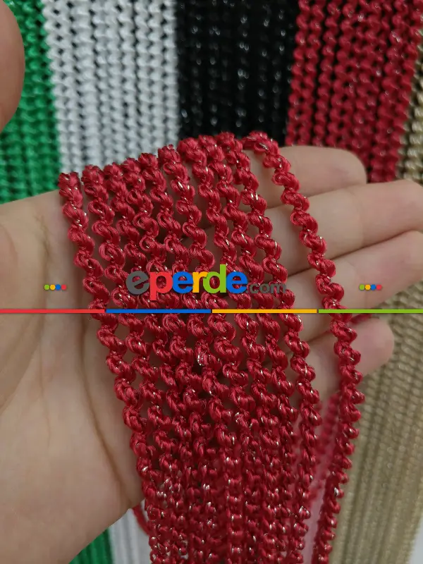 Oturma Odası - Kırmızı Rengi İp Perde Bukle Serisi- Kırmızı-gümüş