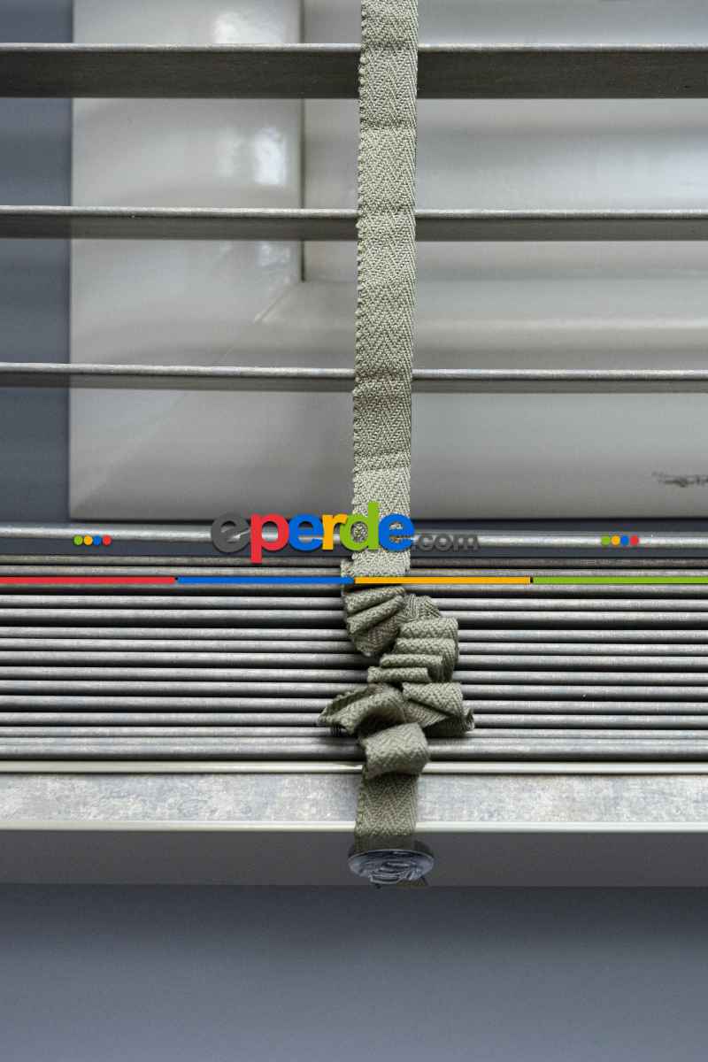 Mutfak 50 Mm Ahşap Jaluzi Perde - Kurdelalı- Haki