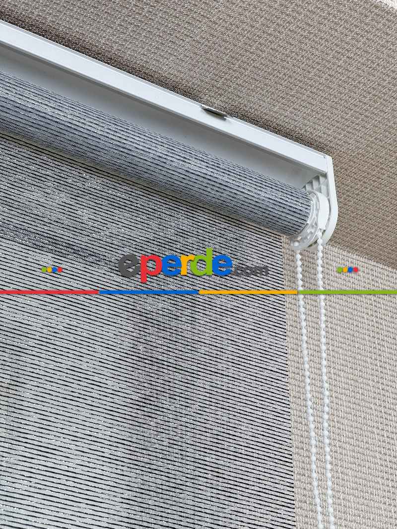 Salon Gümüş Simli Siyah Çizgili Tül Stor Perde, Standart Metal Kasalı Yüksek Kalite Kornişe Kolay Montaj Seçenekli