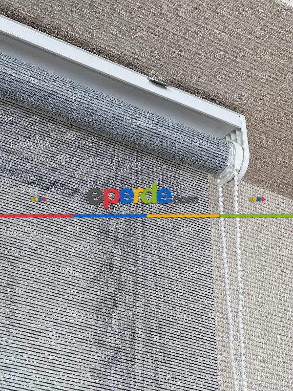 Salon Gümüş Simli Siyah Çizgili Tül Stor Perde, Standart Metal Kasalı Yüksek Kalite Kornişe Kolay Montaj Seçenekli