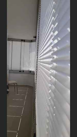 Cam Balkon Perdesi - Yapışkanlı - Plise - Kırık Beyaz- Beyaz