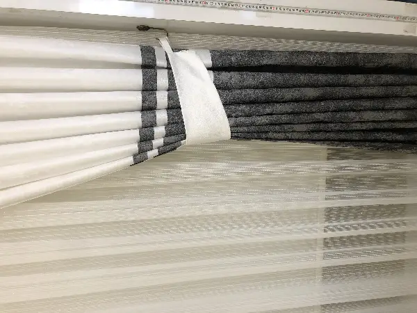 Gri Krem - Patine Desenli 1. Sınıf Jakarlı Pano Fon Perde