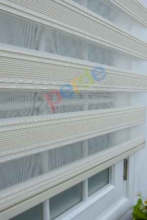 Simli Krem Yarım Plise Zebra Perde- Krem