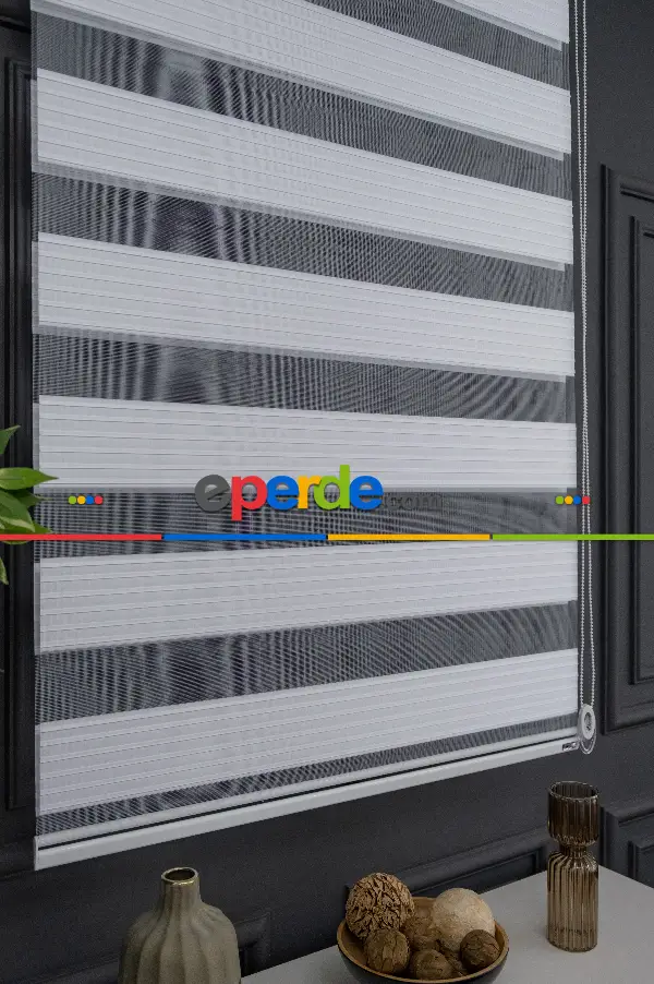 Ekru Rengi Yüksek Kalite Pliseli Zebra - Kornişe Kolay Montaj Ayağı Seçenekli - Standart Metal Kasalı