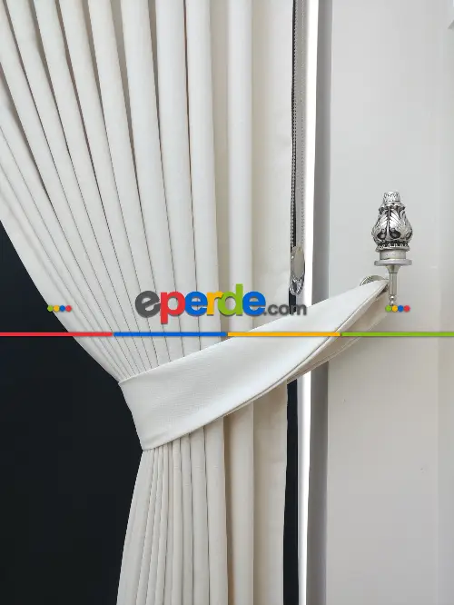 Beyaz Dökümlü Fon Perde