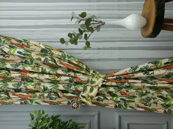 Tropikal Hayvan Desenli Fon Perde Evm582 Kumaşı Kalındır Duck Bezi Değildir- Yeşil-Kahverengi-Kırmızı-Sarı-Krem