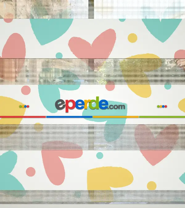 Renkli Kalp Desenli Baskılı Zebra Perde- Çok Renkli