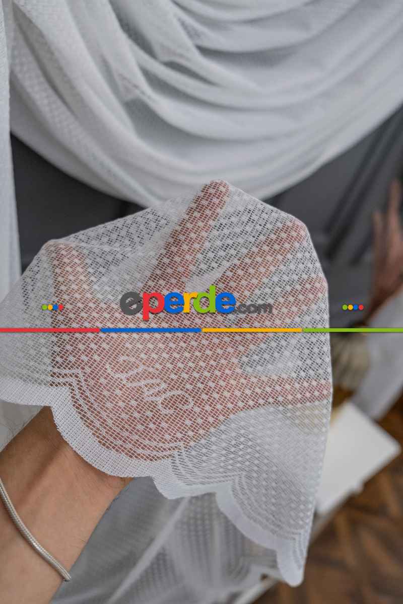 Taç Benekli Kruvaze Tiyatro Yanki Tasarım Tül