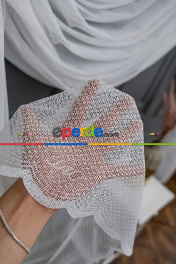 Taç Benekli Kruvaze Tiyatro Yanki Tasarım Tül