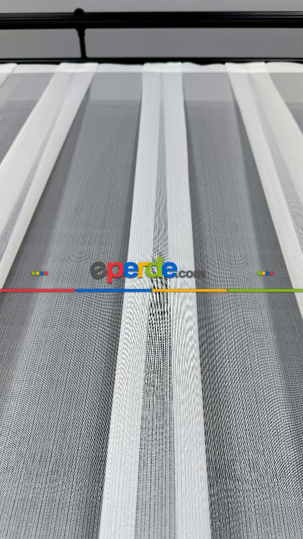 Salon - Brillant Ekru Hafif Simli Çizgili Seyrek Pile Tül Perde