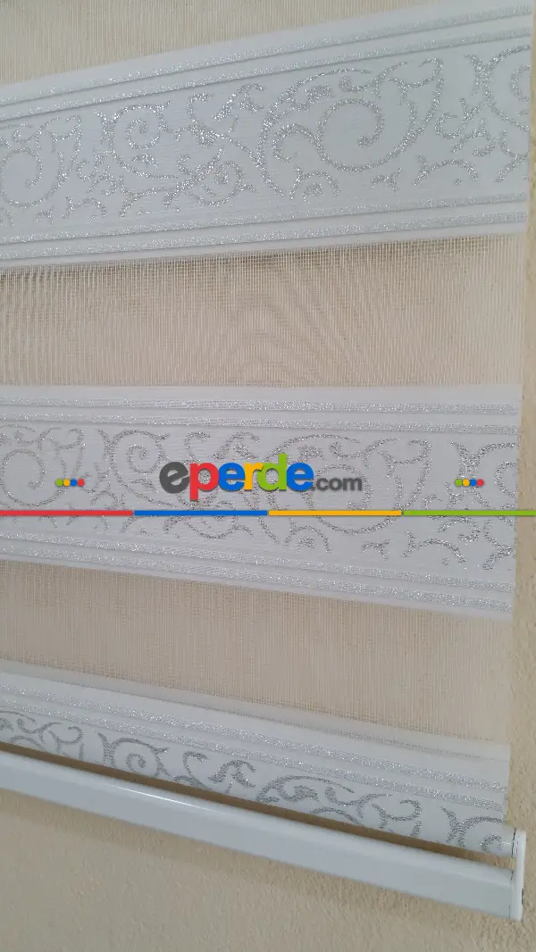 Oturma Odası - Jakarlı Zebra Perde- Beyaz-gümüş Simli