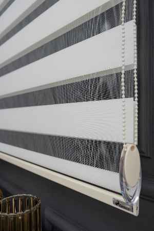 Krem Renk Düz Zebra