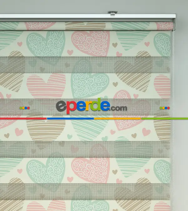 Kalp Desenli Baskılı Zebra Perde- Çok Renkli