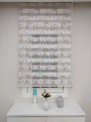 Çiçek Baskılı Zebra Perde- Mavi-Beyaz-Kahve Açık