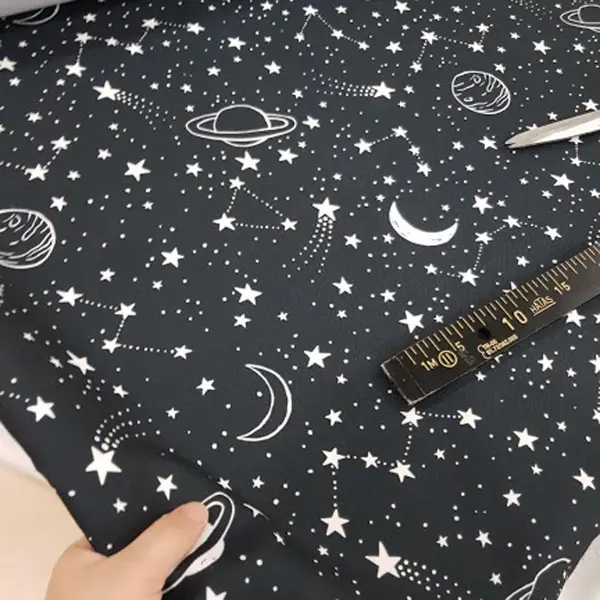 Bebek Odası Fon - Uzay Gezegen Desenli Fon Perde Evm667 Kumaşı Kalındır Duck Bezi Değildir- Siyah