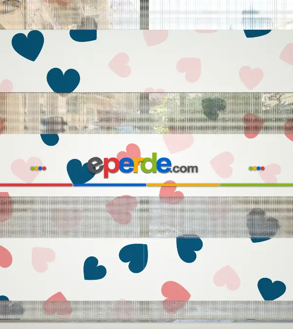 Renkli Kalp Desenli Baskılı Zebra Perde- Çok Renkli