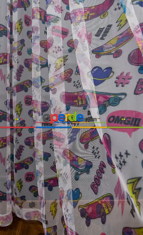 Petek Zemin Pembe Ve Sarı Renkli Kaykay Desenli Grek Baskılı Tül Perde Girl Power 190cm X 255cm 