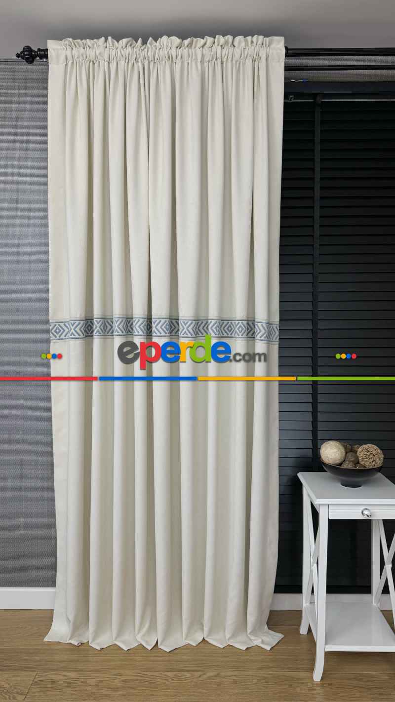 Açık Krem Yatay Mavi Bordürlü Fon Perde - Ağır Gramajlı Premium Kalite Serisi