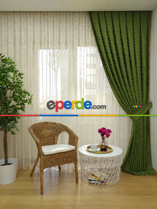 Çimen Yeşili Kendinden Desenli Jakar Fon Perde (285 En)- Yeşil