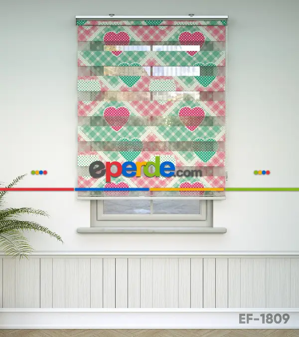 Kalp Desenli Baskılı Zebra Perde- Çok Renkli