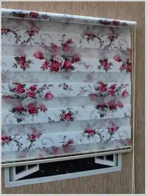 Kırmızı Gül Desenli Zebra Perde- Kırmızı