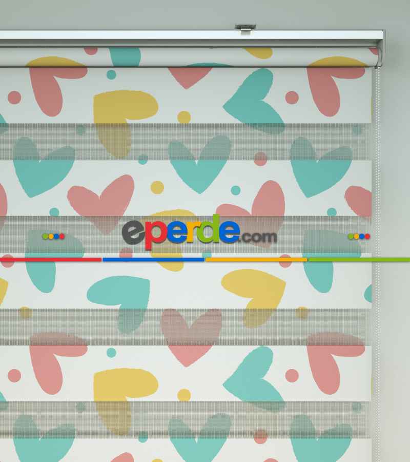 Renkli Kalp Desenli Baskılı Zebra Perde- Çok Renkli