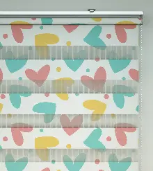 Renkli Kalp Desenli Baskılı Zebra Perde- Çok Renkli