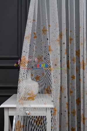 Hazır Ölçülü Petek Zemin Koyu Sarı Renkli Yıldız Ve Kalpler Desenli Grek Baskılı Tül Perde