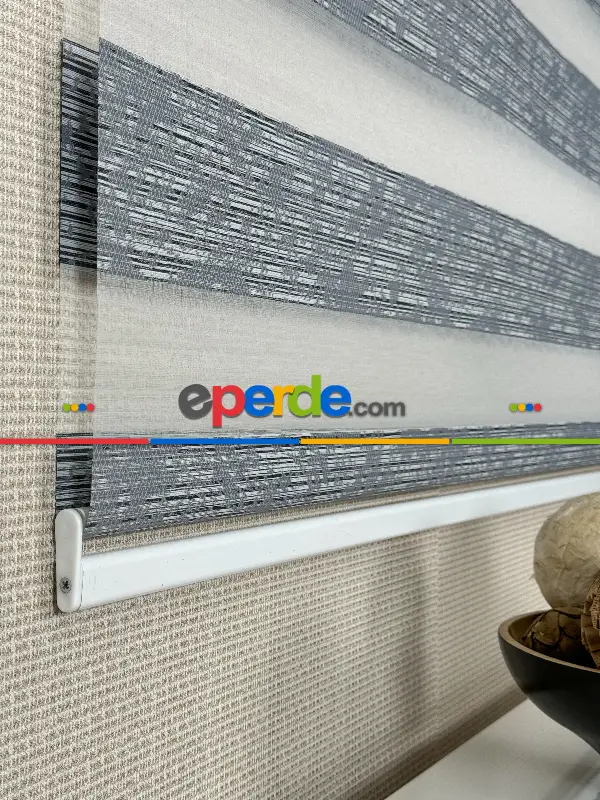 Salon Gri Jakar Dokuma Zebra Perde, Standart Metal Kasalı Yüksek Kalite Kornişe Kolay Montaj Seçenekli