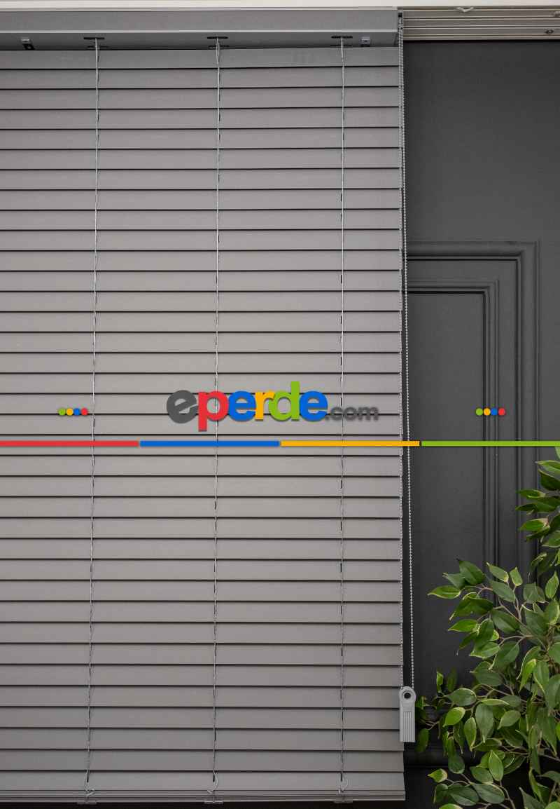 2025 Sezonu - Ahşap Görünümlü 50 Mm - Gri Jaluzi Perde - Alev Almaz - Sudan Etkilenmez