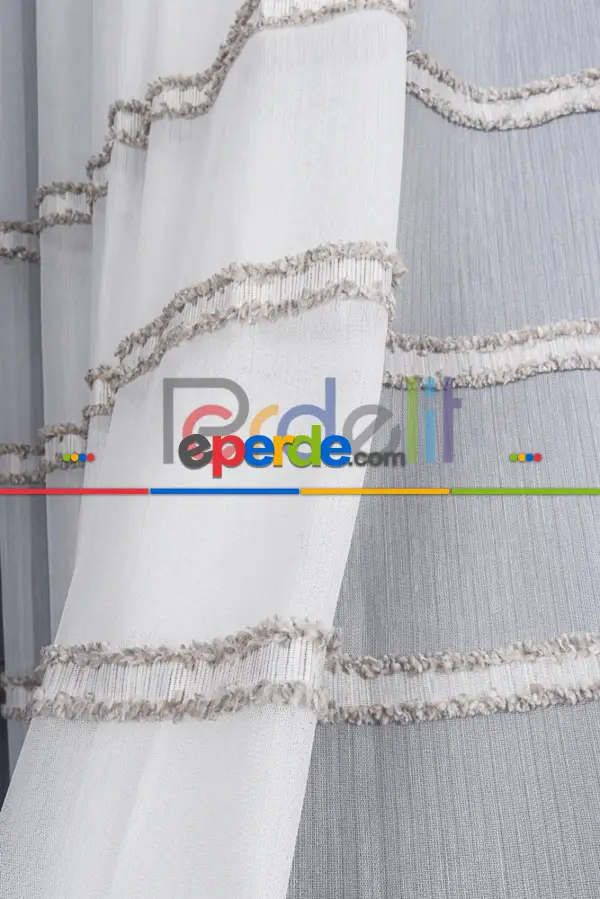 Enine Renkli Bantlı Püskül Detaylı Bambu Zemin Tül Perde